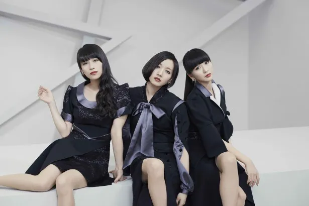 Perfumeのメジャーデビュー曲「リニアモーターガール」から最新曲「Sweet Refrain」まで全24曲のミュージックビデオを一つのミュージックビデオに
