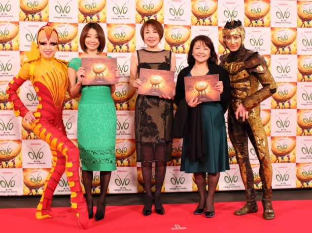 番組の企画で出演アーティストとお台場を歩いたという(左から)眞鍋かをり、奈美悦子、原日出子