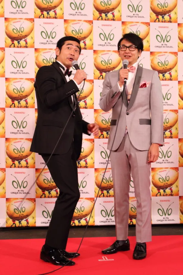 ハマカーンの浜谷健司(左)、神田伸一郎(右)は、「エンターテイメントの極み！」と定番ネタで盛り上げた