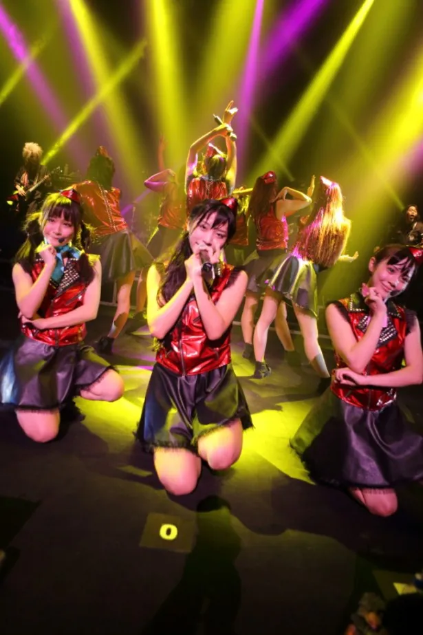 【写真】ライブでは変幻自在のフォーメーションチェンジで見る者を楽しませるPASSPO☆