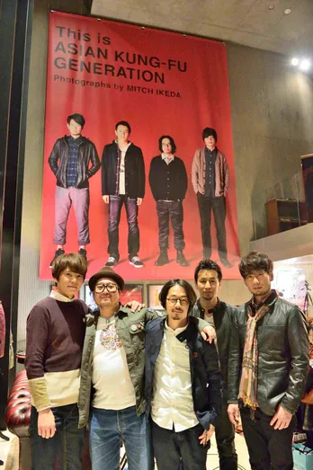 写真集発売記念！　アジカンがトークショーを開催