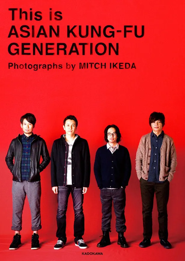 写真集「This is ASIAN KUNG-FU GENERATION Photographs by MITCH IKEDA」  4200円(税込)　株式会社KADOKAWA 