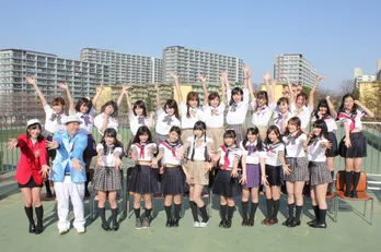 「アイドルの穴2014」の収録がスタート! 寒空の下で水着美女が“アイドルの主張”