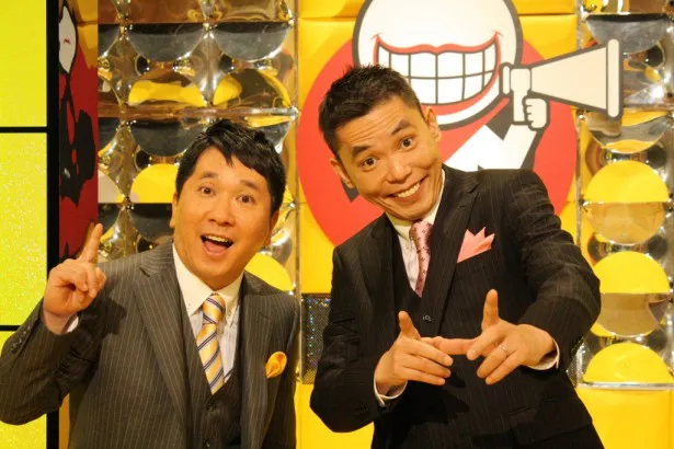 「言いにくいことをハッキリ言うTV」でMCを務める太田光(右)と田中裕二(左)