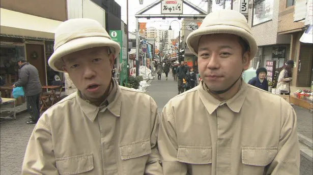 バイきんぐの二人は東京・国立の商店街を取材中、歴史的発見に出合う