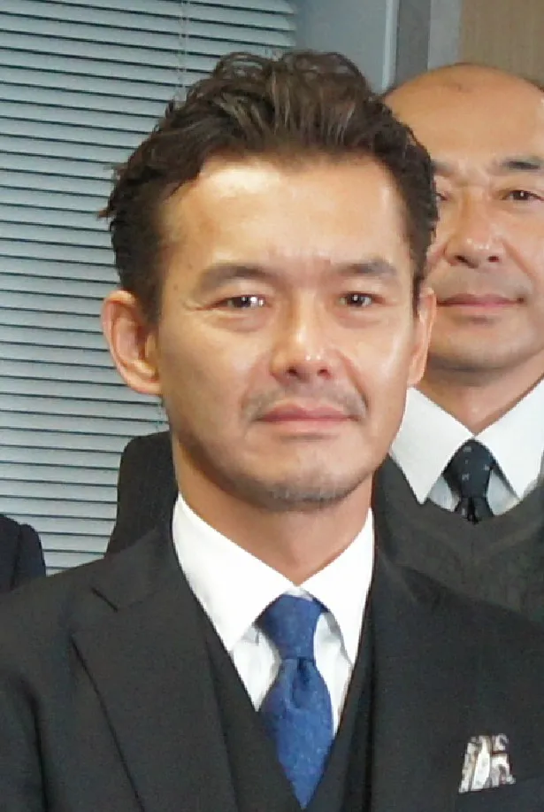 島尾明村を演じる渡部篤郎は「佐藤くんとの親子役は楽しいです」とコメント