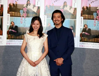 すっぴん&メガネ姿も披露!小西真奈美がリアルアラサー女子に