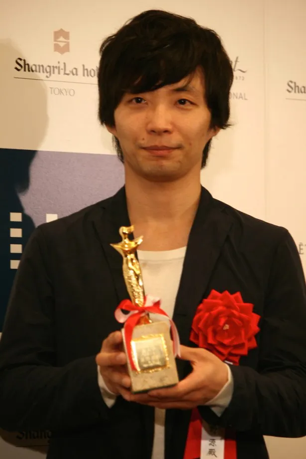 「日本映画批評家大賞」で新人賞を受賞し、「今後もいろいろな作品に出たい」と意気込みを語る星野源