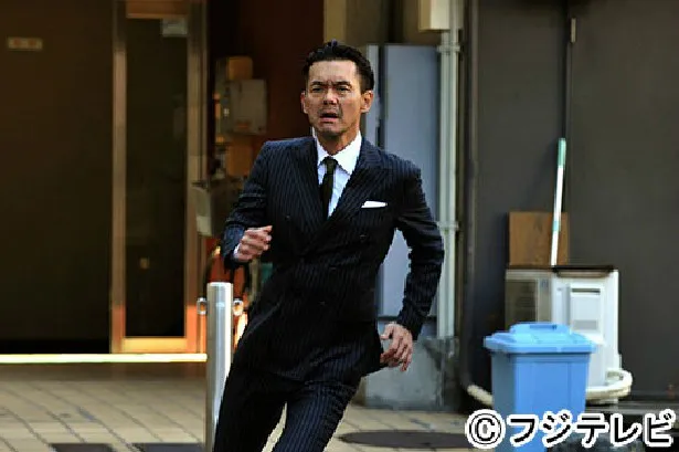【写真】夏輝の実父で、彼の指導係でもあるベテラン刑事・明村(渡部篤郎)