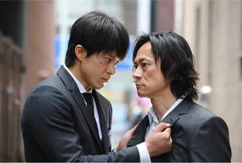 「BORDER」で小栗旬が元ブランキーの中村達也扮する“最強の敵”と渾身の殺陣を披露!!