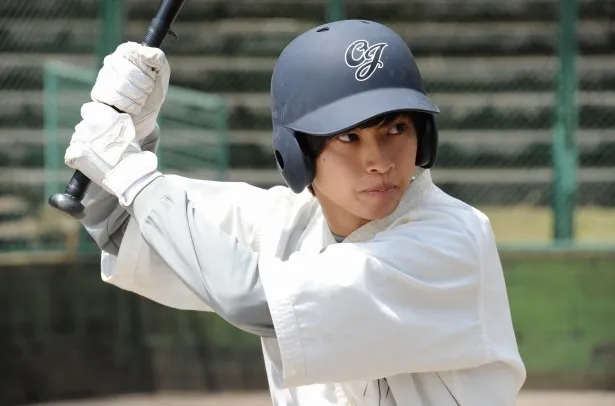 山崎賢人が野球で大健闘！