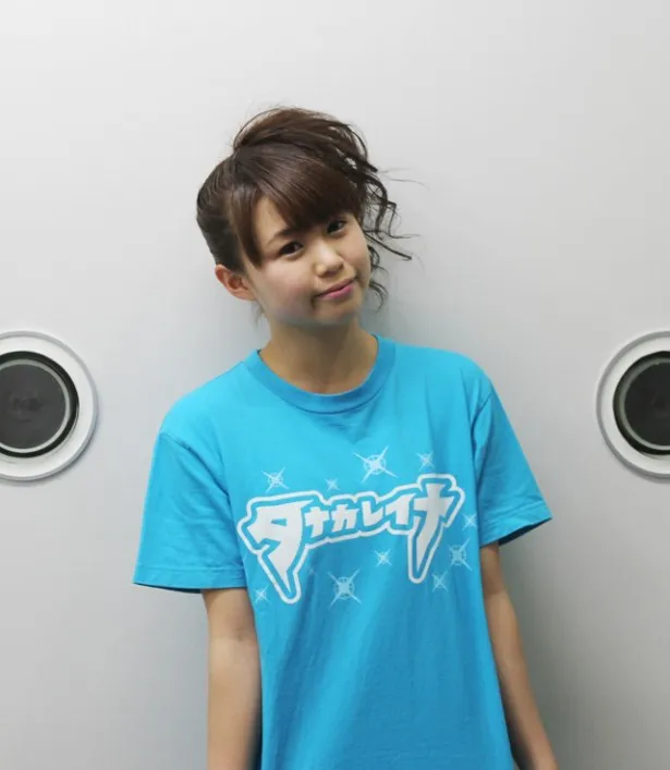 ハロプロ研修生のときに買ったという「田中れいなTシャツ」で登場！