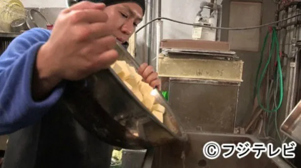 和菓子職人・菊地広隆さんは新商品開発に奮闘する