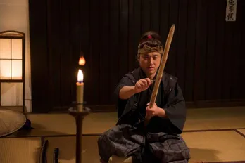 ムロツヨシ初主演ドラマ「新解釈・日本史」の裏側をPに聞く(前編)