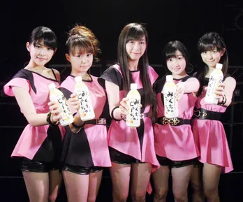 「みっくちゅじゅーちゅ」で乾杯! Juice=Juiceの初単独ライブツアーがスタート!!