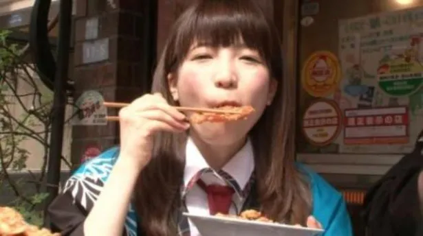 バクステ外神田一丁目メンバーのもえのあずき。大食いアイドルがキュートに食べまくる！