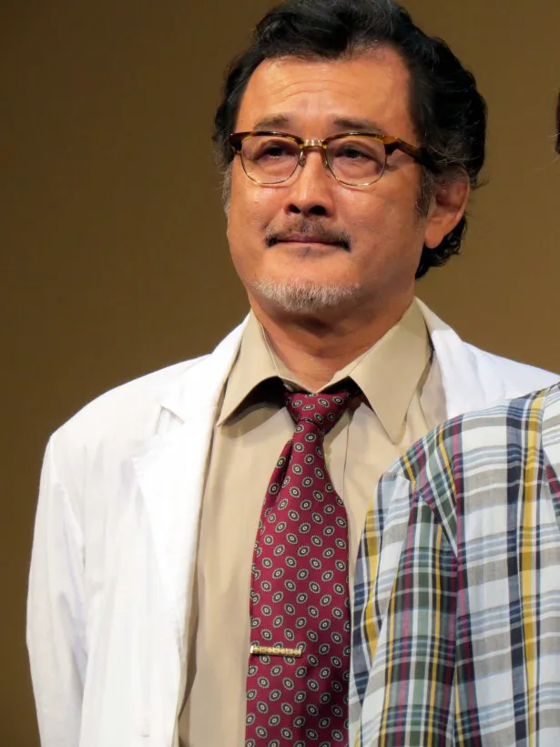 吉田鋼太郎は舞台「時計仕掛けのオレンジ」（’11年）でも小栗と共演