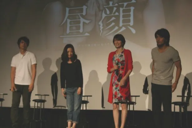 【写真を見る】上戸彩と吉瀬美智子には、「不倫ドラマへの出演にパートナーの反応は？」と質問が