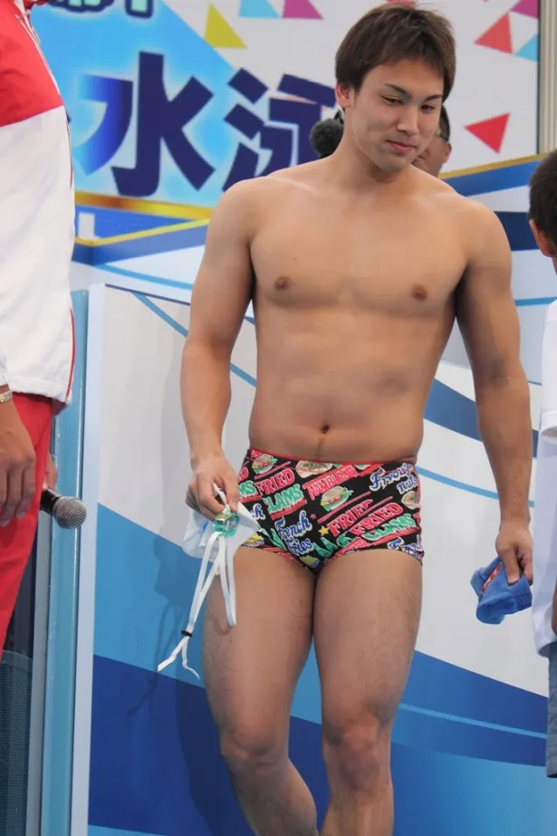 平泳ぎ・冨田尚弥が会場の特設プールで泳ぐことに！
