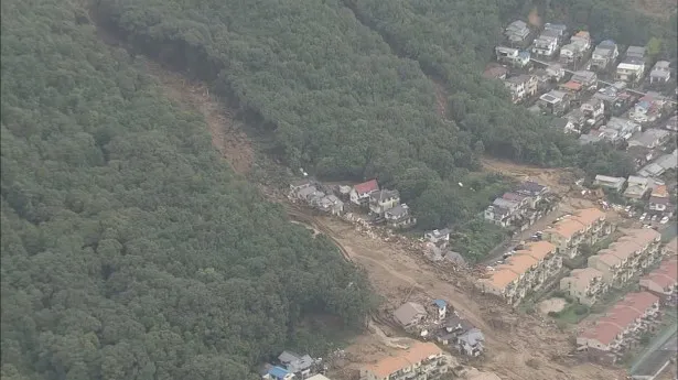 局地的豪雨により、土砂災害が発生した広島市