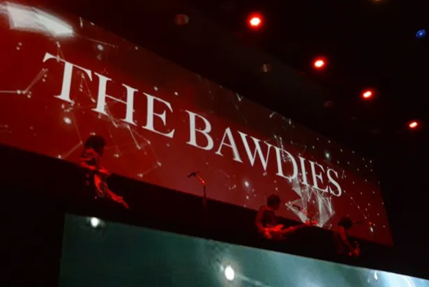 THE BAWDIESは4曲を披露