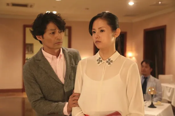 「素敵な選TAXI」(フジテレビ系)第1話にゲスト出演する安田顕と小西真奈美