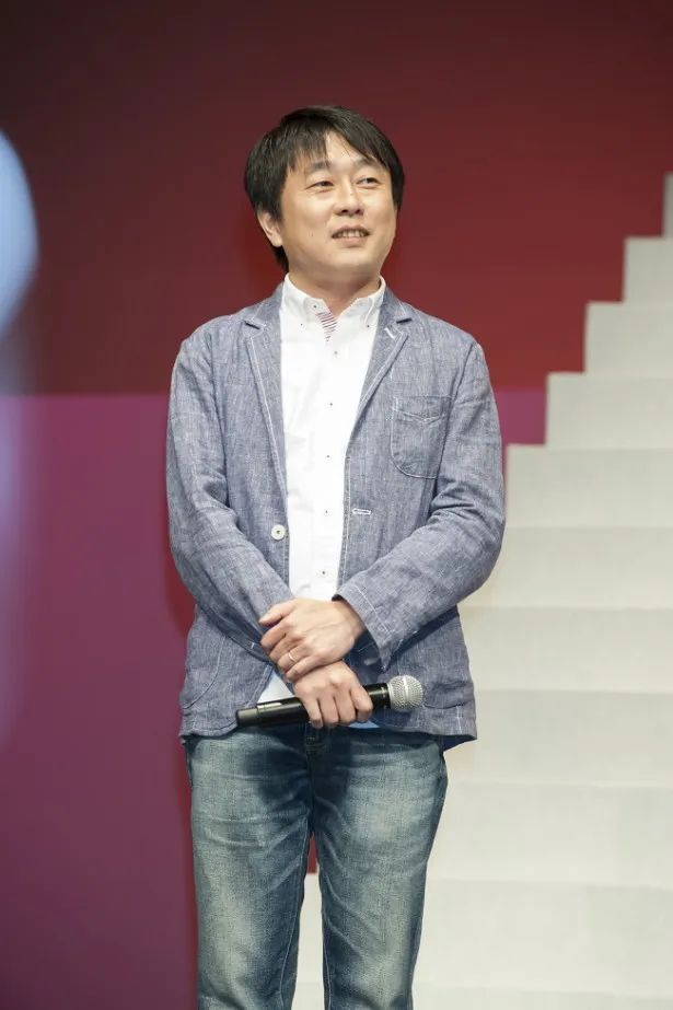 「ラブコメが好きです」と語った古沢健監督。武井からは「オトメな監督！」と紹介され苦笑