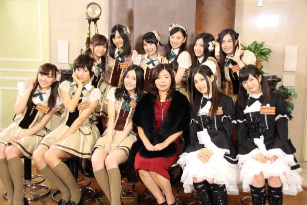 10月11日(土)から日本テレビでスタートする「SKE48　エビカルチョ！」に出演するSKE48と大久保佳代子