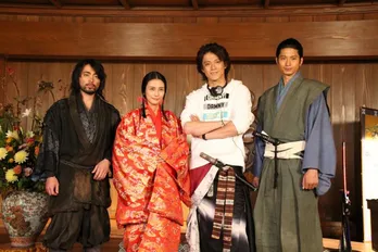 パパになった“信長”小栗旬が「わが子はむちゃくちゃかわいい」