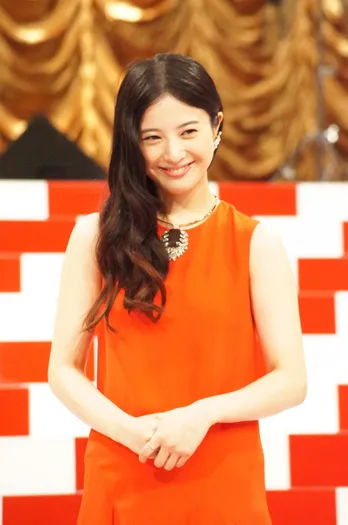 「第65回 NHK紅白歌合戦」の司会に吉高由里子と嵐！