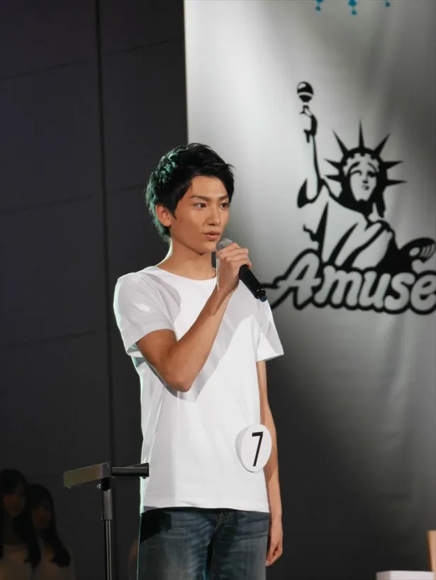 「俳優・モデル」部門賞は金子大地さん（18）。初体験ながら迫力の即興演技を見せた