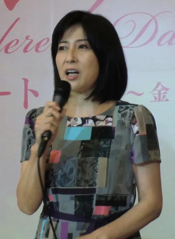 真琴母・山本しのぶ役の岡江久美子