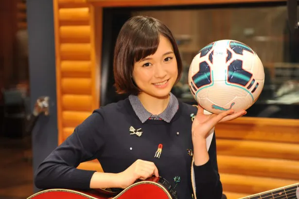  「第93回全国高校サッカー選手権大会」の“応援歌”を担当することになった大原櫻子 