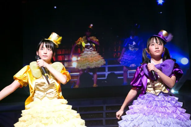 ユニット曲「15のメランコリー」でコンビを組んだ清井咲希（写真左）とリーダー・堀くるみ（右）