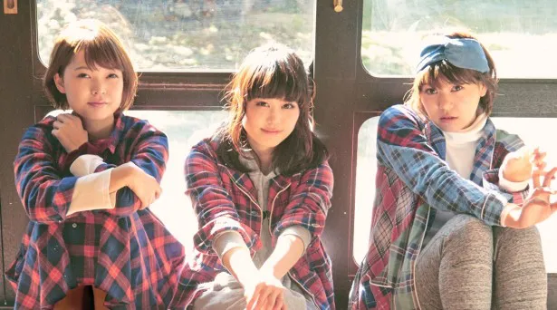 2003年結成でローカルアイドルの代表的な存在であるNegicco。左からKaede、Nao☆、Megu