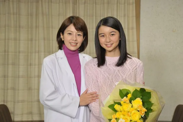 「科捜研の女」で初共演を果たした東宝シンデレラグランプリの“先輩・後輩”沢口靖子、上白石萌歌(写真左から)