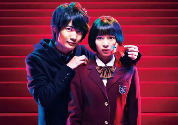 新土曜ドラマ「学校のカイダン」のポスターも公開。主演の広瀬すず(写真右)と、初共演となる神木隆之介(写真左)