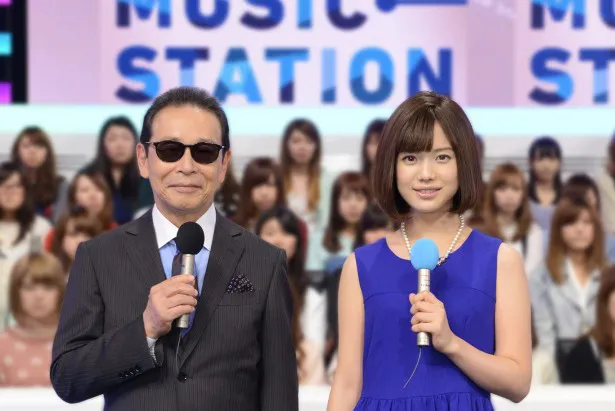 「ミュージックステーション　スーパーライブ2014」の司会はもちろんタモリ、弘中綾香アナ(写真左から)