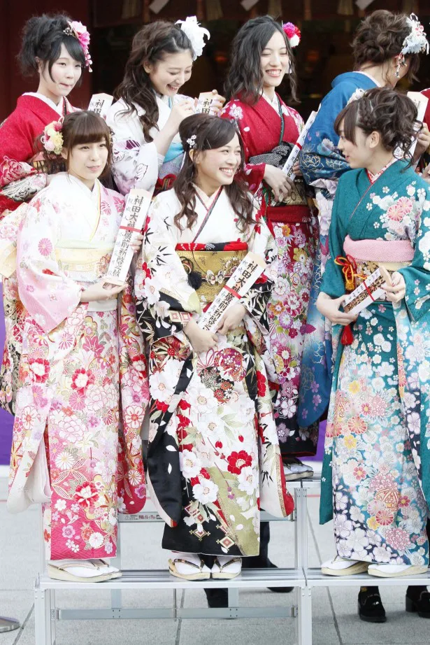 前列左から小嶋菜月、斉藤真木子、坂口理子