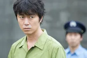 都内で8人を無差別に殺害した死刑囚・天童和史を新井浩文が演じる