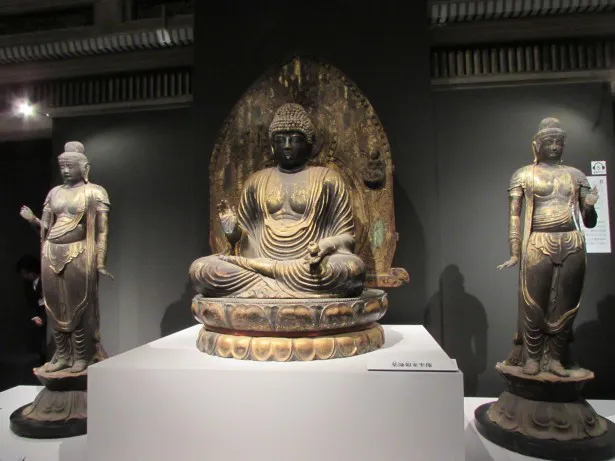 福島・勝常寺の薬師如来坐像および両脇侍立像。国宝に指定さている