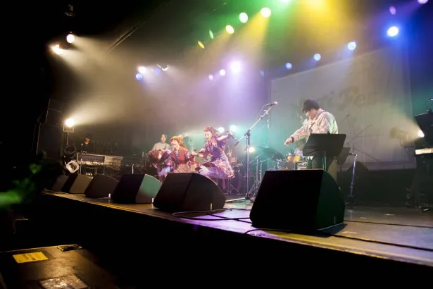 24日のライブ「NEGI FES 2015 at LIQUIDROOM」での、スカートとNegiccoのコラボレーション