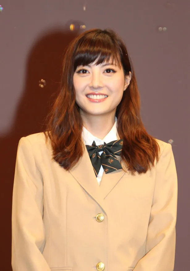 佐藤ありさは、蓮の年上の彼女で雑誌の人気モデル・是永麻由香を演じる