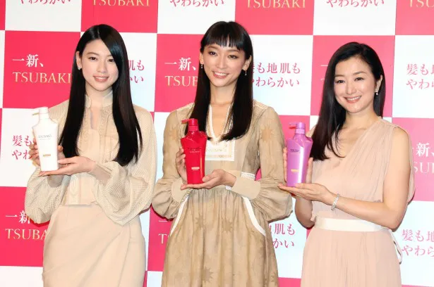 新CM発表会に登場した三吉彩花、杏、鈴木京香(写真左から)