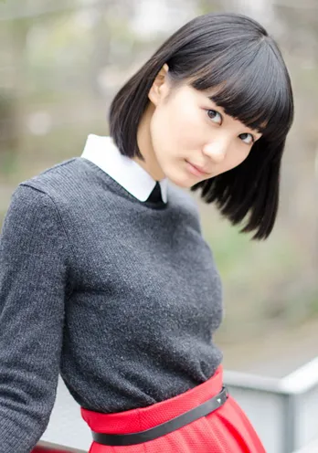 CMのキスシーンで話題！あの女子高生ってどんな子？