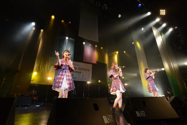 「Negicco First Tour『Never Give Up Girls!!!＆Rice＆Snow』」東京公演よりNegiccoの3人。左からKaede、Nao☆、Megu