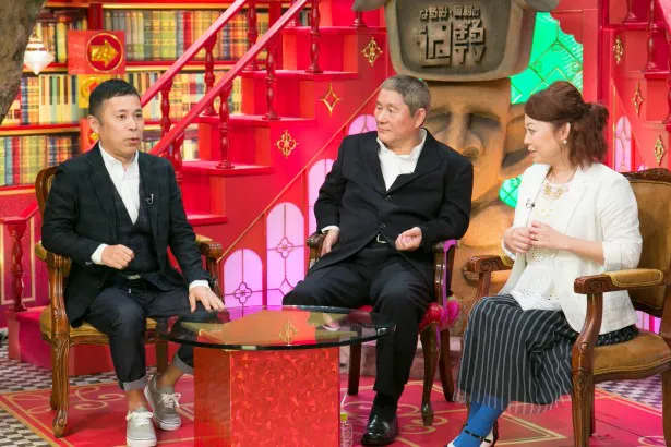 「なるみ・岡村の過ぎるTV」に出演する岡村隆史、スペシャルゲストのビートたけしとなるみ(写真左から)