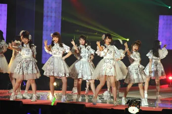 AKB48、AAA、板野友美、乃木坂46らが熱唱！