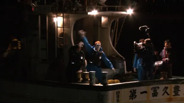 樽美酒は深夜の漁も苦にせず船上で動き回る