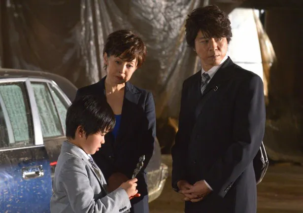 これで4度目のスペシャルドラマとしての放送となる「遺留捜査」に出演する上川隆也、斉藤由貴、鈴木福(写真右から)